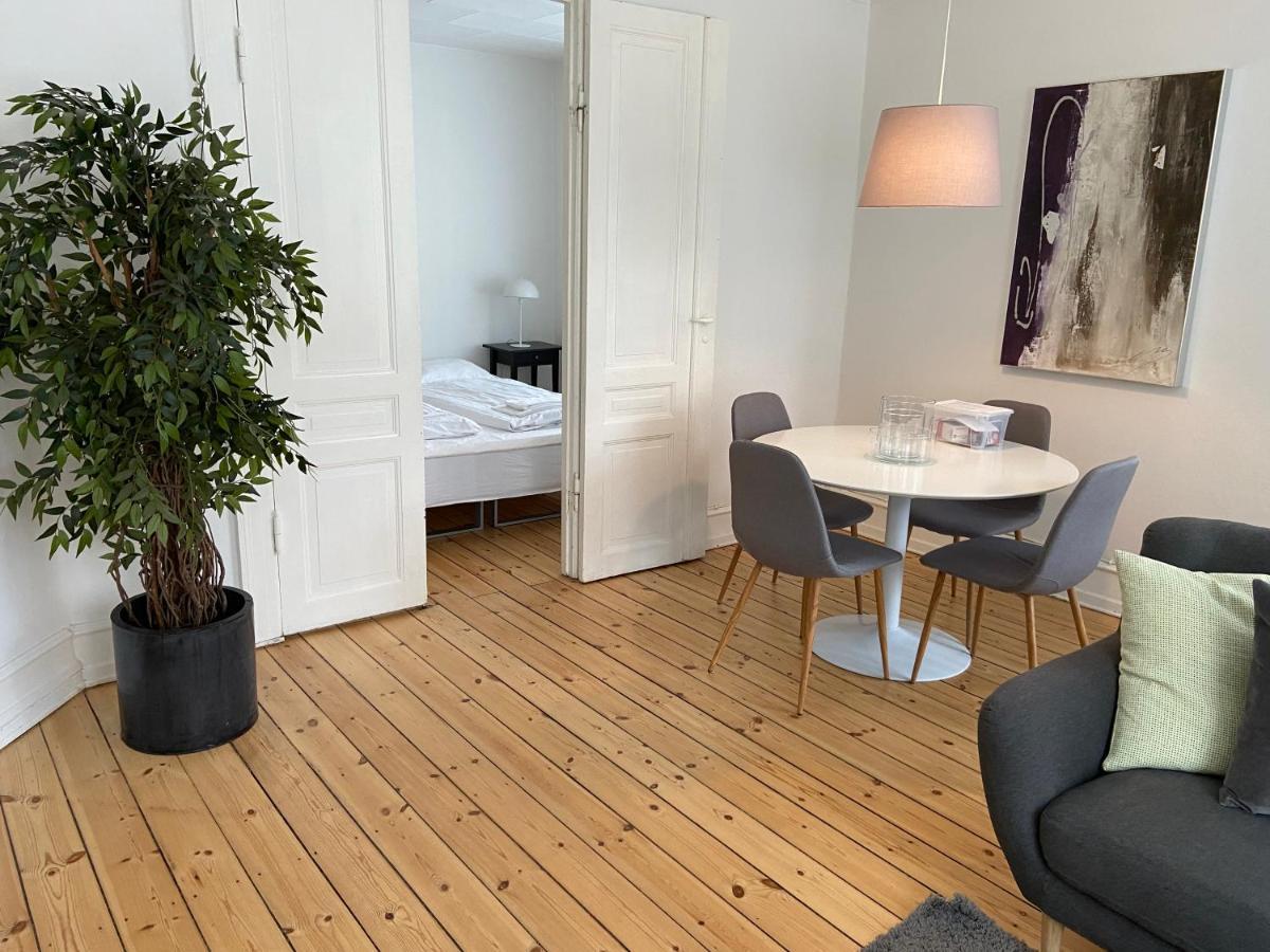 Bright 2-Bedroom Apartment In Elegant Osterbro København Eksteriør bilde